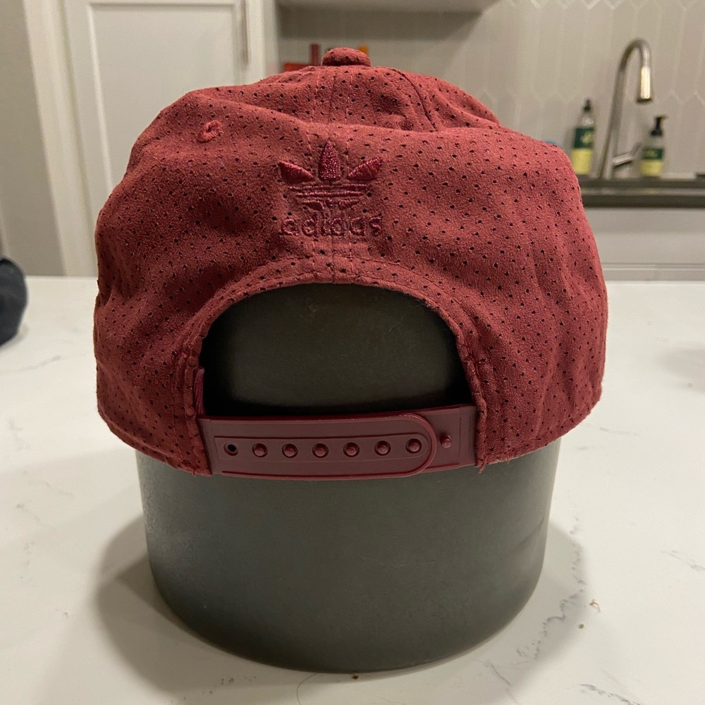 Maroon adidas adjustable hat